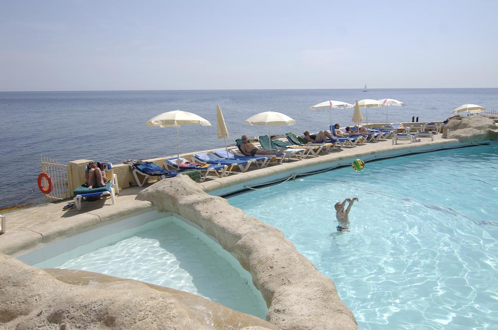 Astra Hotel Слима Екстериор снимка