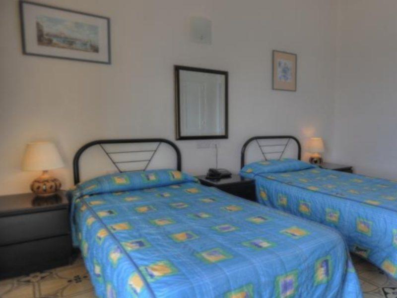 Astra Hotel Слима Екстериор снимка