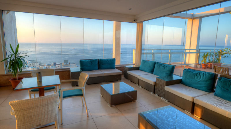 Astra Hotel Слима Екстериор снимка