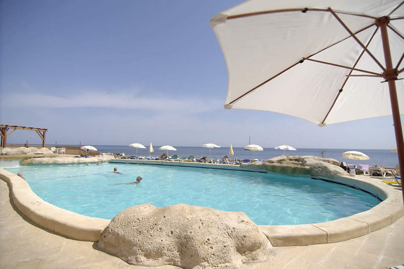 Astra Hotel Слима Екстериор снимка