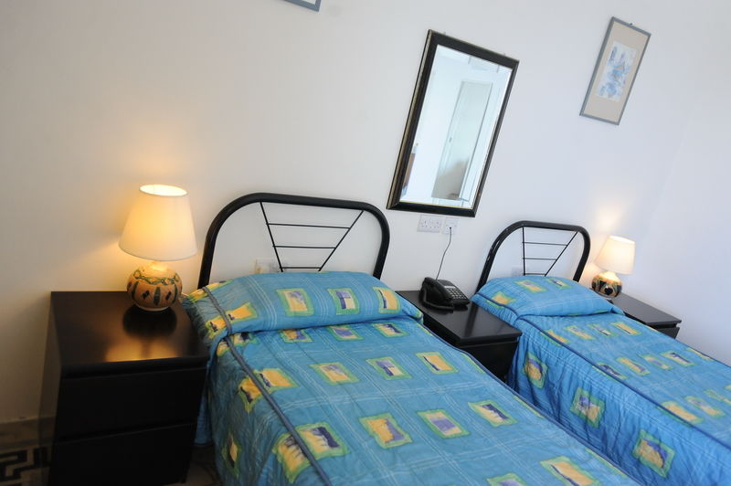 Astra Hotel Слима Екстериор снимка