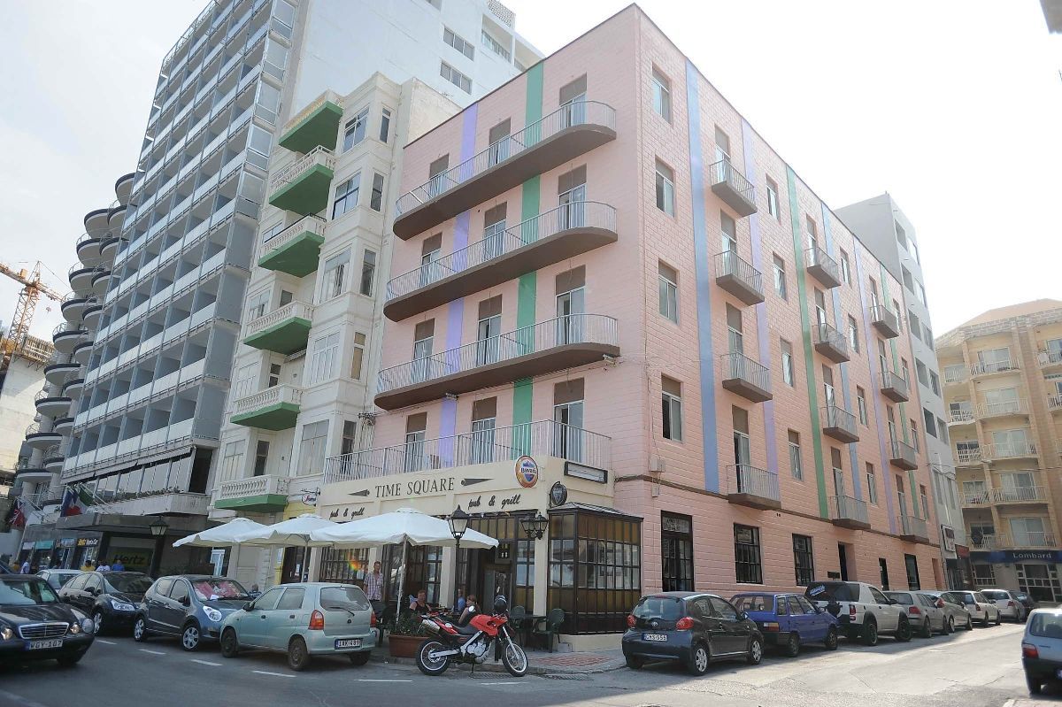 Astra Hotel Слима Екстериор снимка