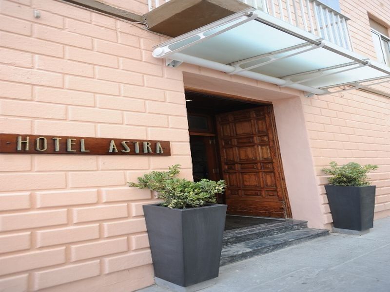 Astra Hotel Слима Екстериор снимка