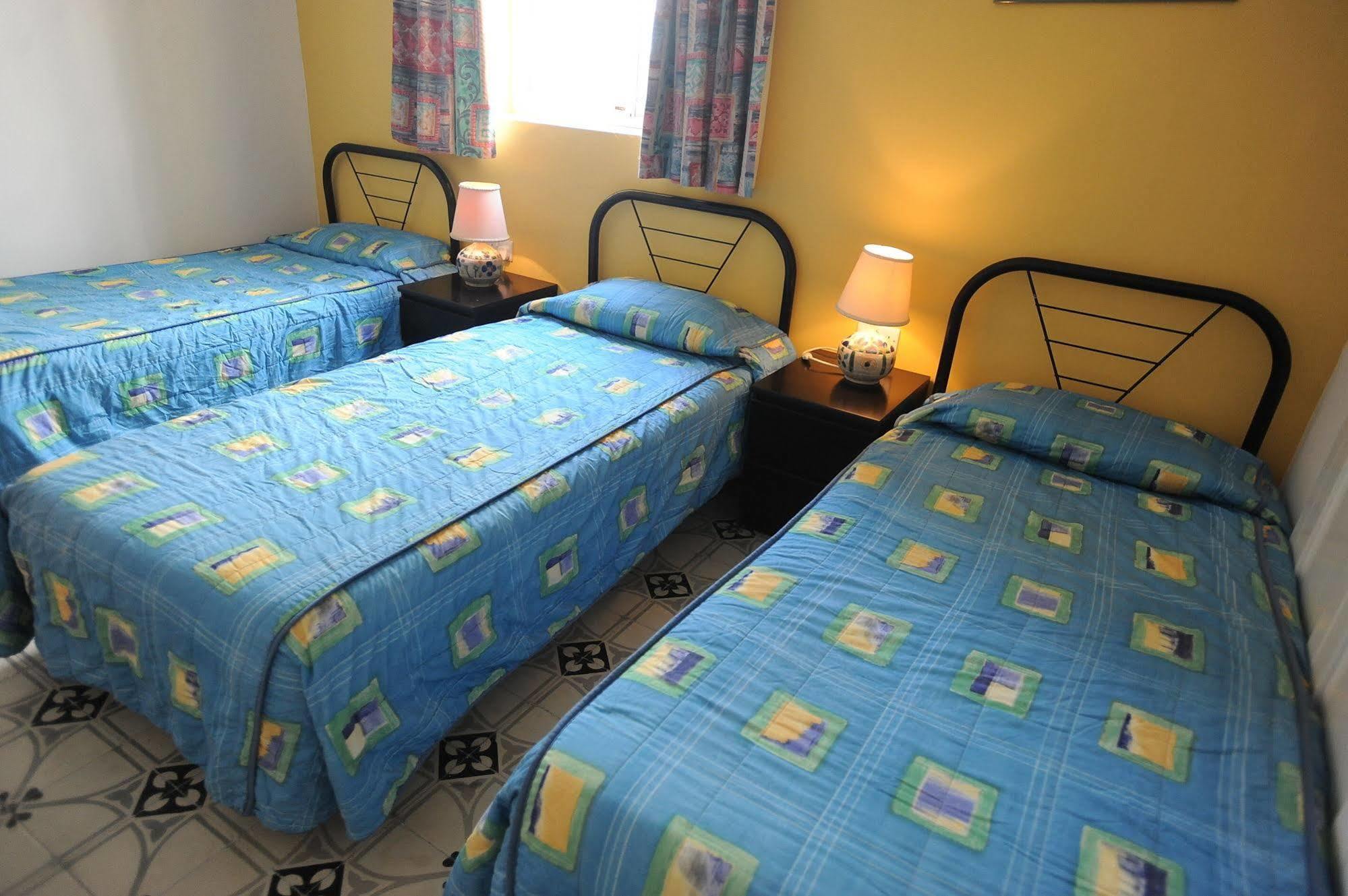 Astra Hotel Слима Екстериор снимка
